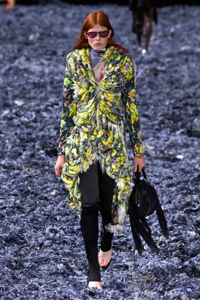 Look 70